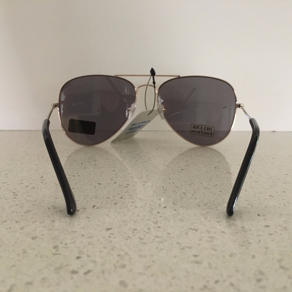 Mirrored Aviator Sunglasses w/ Case & Cloth - NWT - Picture 5 of 7